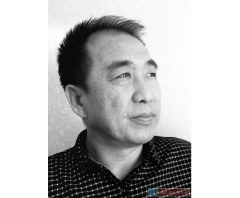 阿信:拥有一座森林,不意味着同时拥有森林的黑暗