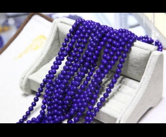 ��ɫ�籩���� ���ʯ�������м���