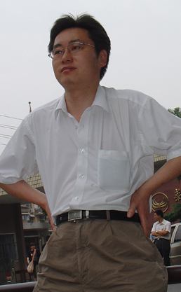 李以亮
