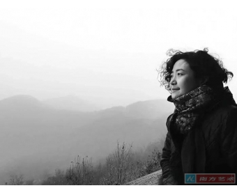 得一忘二 译 | 英译蓝蓝诗四首:学术里没有血渍