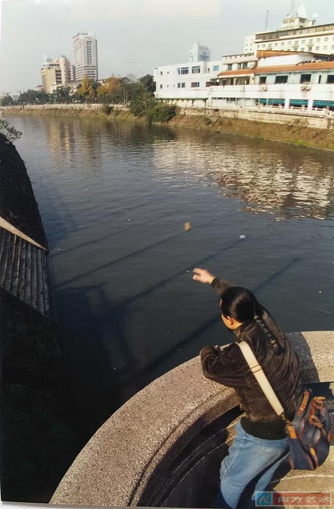 �����С�Я�ǻ����ɵ���ʯ��չ���Ͼ�����Ȼ��Ͷ�S���Ȼ�h���� 1999 �Ͼ� �Ϻ� �ɶ� ������