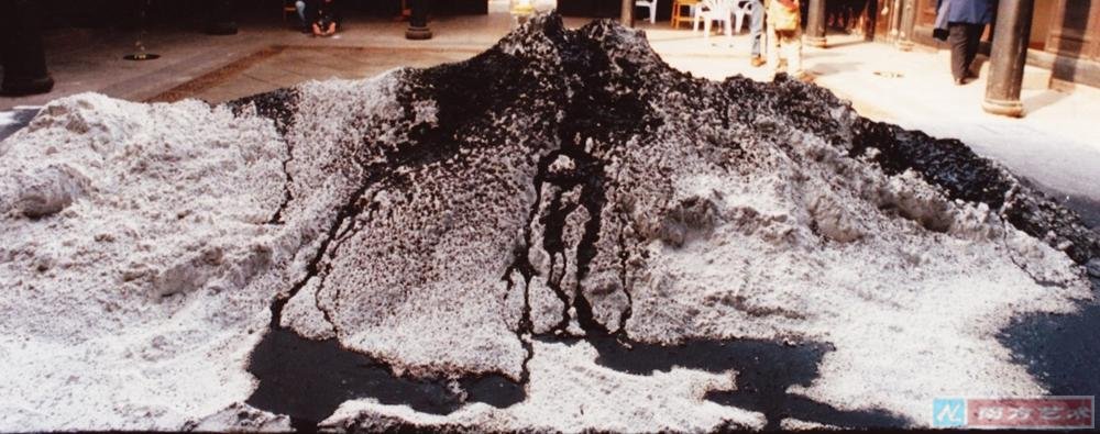 ��ɽˮ.�Lˮ���b�� 2000 �ɶ���Ժ